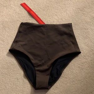 Left on Friday Hi Tide Bottom